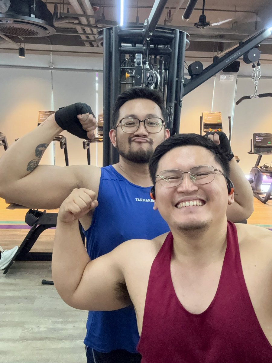 npclgs's tweet photo. Gym with di ko kakilala 😇 https://t.co/jrcGkyftuF