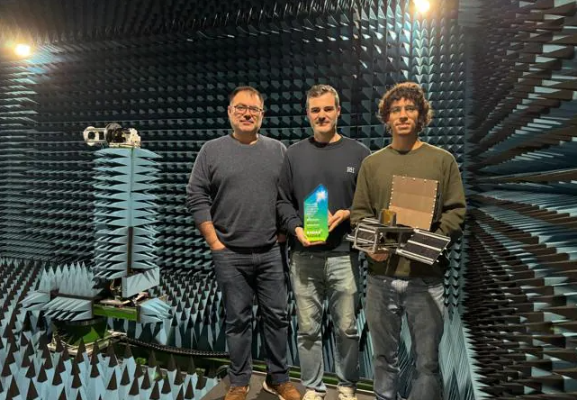 ceeiasturias's tweet image. Talento emprendedor en Asturias 🚀 
Reportaje de @elcomerciodigit  sobre las empresas ganadoras en los Premios RADAR @agrolinera #Svmac #Loutkar y #Alphatech 😃👏👏

No te lo pierdas👇

elcomercio.es/economia/talen…