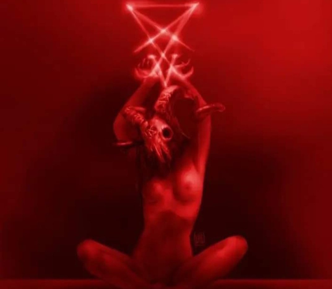 huber_ii's tweet photo. Welcome #Haus_der_Heiden
#SatanicCult #QueenMother
#Blessed #WineKiss & #Cocomagic
#NakedWitches #Hekate
#SistersoftheNewMoon #WomensLib
#SpiritualGrowth & #tomorrowxtogether https://t.co/TSNI4m3Em7