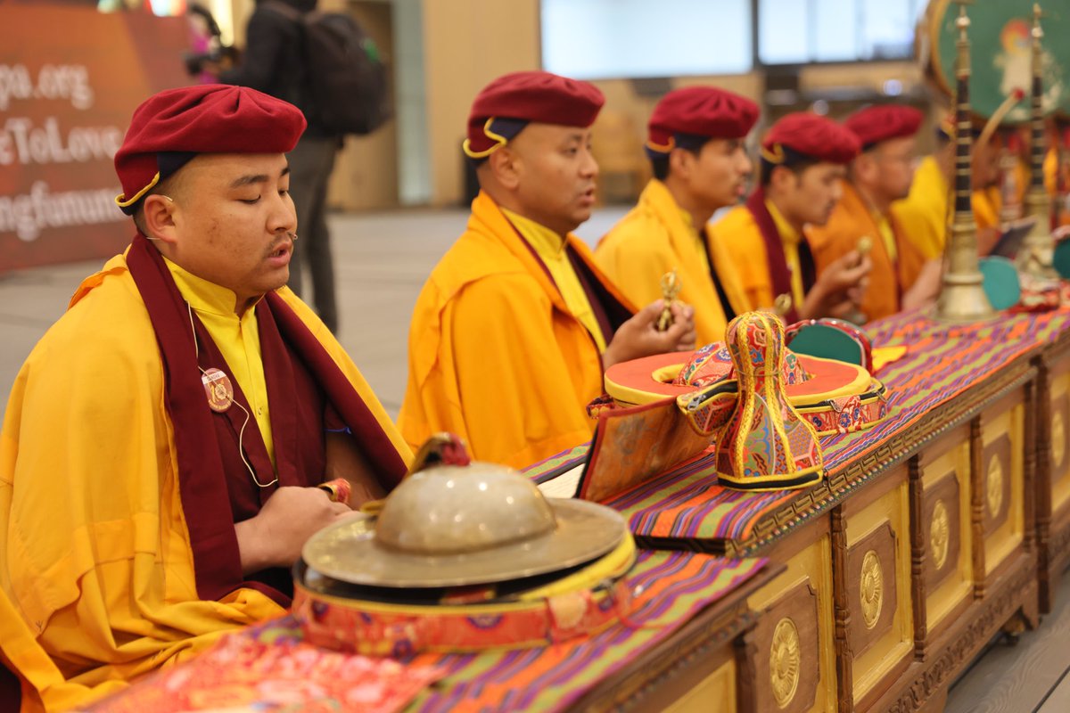 Drukpa's tweet photo. The Drukpa monks of Druk Sang-Ngag Choling Monastery leading the morning Smoke Puja that starts off each day of the @Official__ADC.

#GyalwangDrukpa #AnnualDrukpaCouncil 
#drukpa #drukpanuns #KungFuNuns #10ADC #SmokePuja #RiwoSangCho https://t.co/hob6tL9o5N
