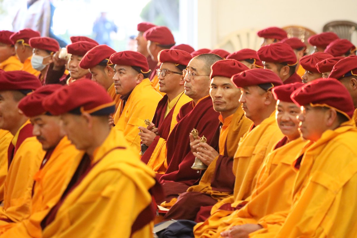 Drukpa's tweet photo. The Drukpa monks of Druk Sang-Ngag Choling Monastery leading the morning Smoke Puja that starts off each day of the @Official__ADC.

#GyalwangDrukpa #AnnualDrukpaCouncil 
#drukpa #drukpanuns #KungFuNuns #10ADC #SmokePuja #RiwoSangCho https://t.co/hob6tL9o5N