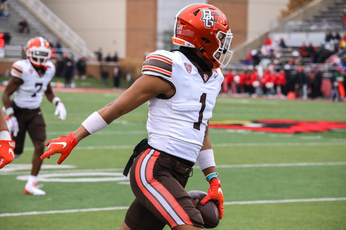 𝙉𝙚𝙬𝙨 &amp; 𝙉𝙤𝙩𝙚𝙨:
Of CBs in FBS with 400+ coverage snaps per PFF ...

• Jordan Oladokun is 1-of-5 CBs who yielded 0 TDs. Of those five, Jordan &amp; Jahdae Barron (Texas) have the most INTs (5)
• No. 2 in allowed reception % on targets (43.3)
• No. 8 in fewest allowed