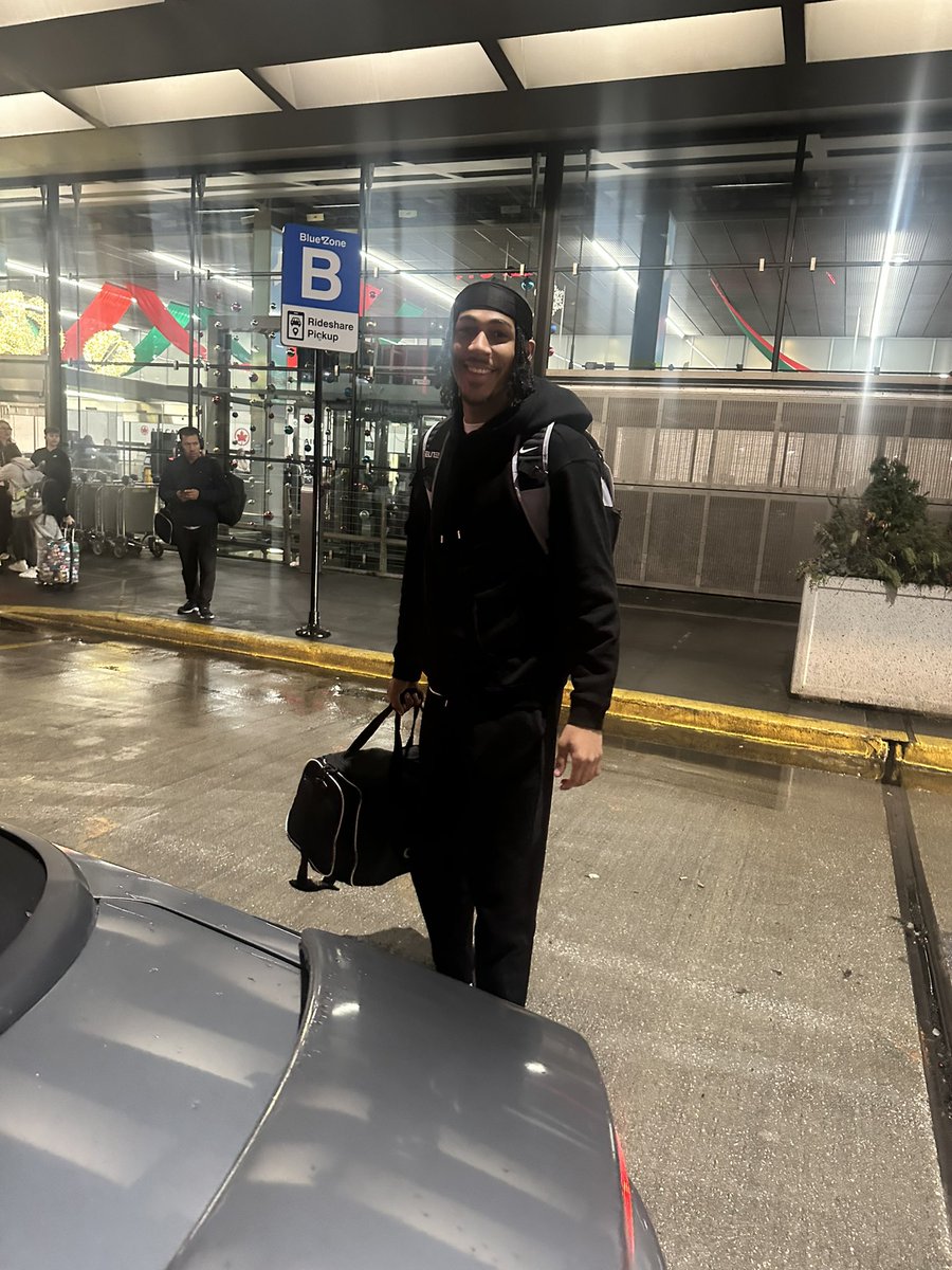 danniejane23's tweet photo. @WillKingSC This has definitely been a December to remember. Thank u for your prayers and support . As we wrap up this holiday season we are blessed to report @brita1_ is doing very well and he’s headed bk to SC &amp; more than eager to get bk on the court soon. Again we are forever grateful. https://t.co/h2OCGSBI4h