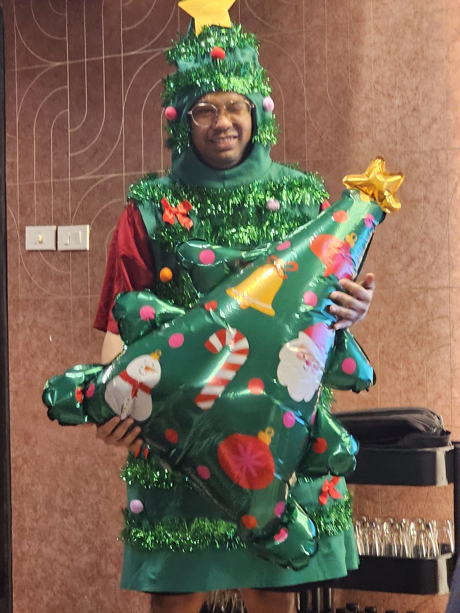 min_dcn's tweet image. พี่ต้นไม้วิ้งคึ