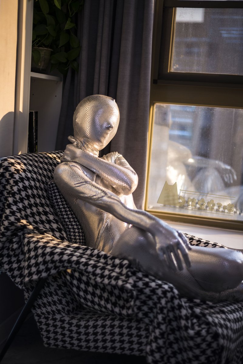 冬天的太阳尤为珍贵
必须以最美的形态去享受
#zentai #zentaigirl #zentaisuit #encasement #全包紧身衣 #ゼンタイ #全身タイツ