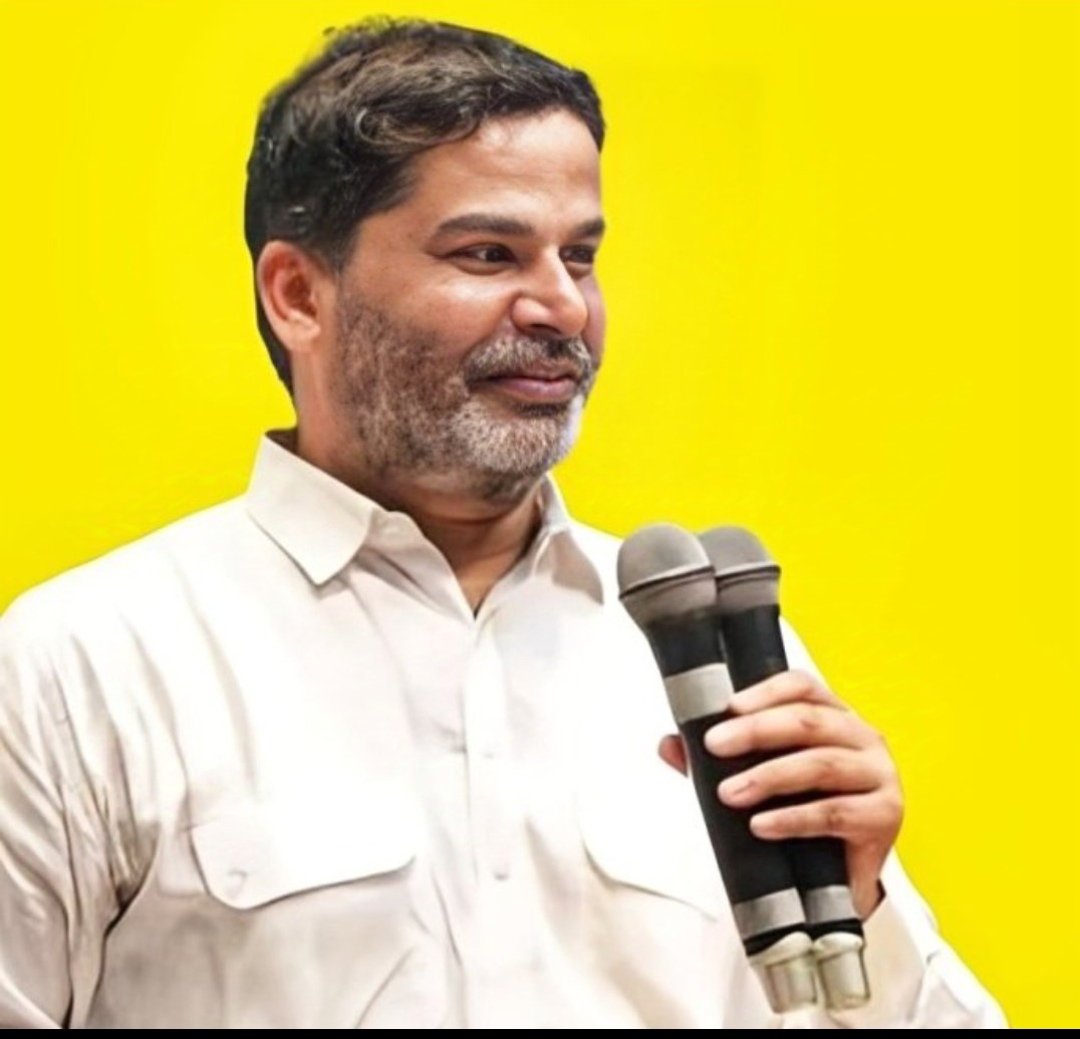 Goluyadav2408's tweet image. खबर है कि...

रात में P K पुनः गर्दनीबाग धरना स्थल गए थे।

छात्रों ने भगोड़ा बोलकर भगा दिया। भगोड़ा जी चिढ़ गए और गली गलौज भी किया है।

#BPSCStudentsProtest #BPSCRexamForAll