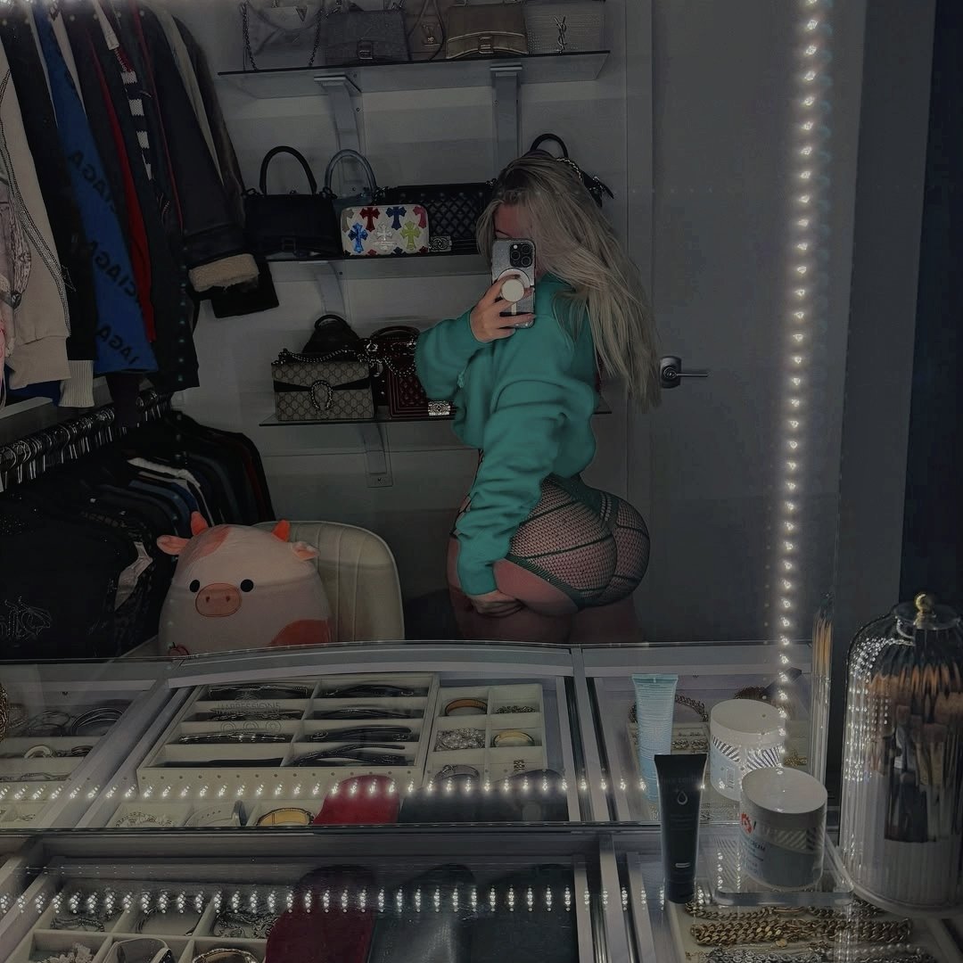 THUNDERBOLTPAWG's tweet image. ⠀⠀

⠀⠀  #SeductiveSunday💋💋

⠀⠀