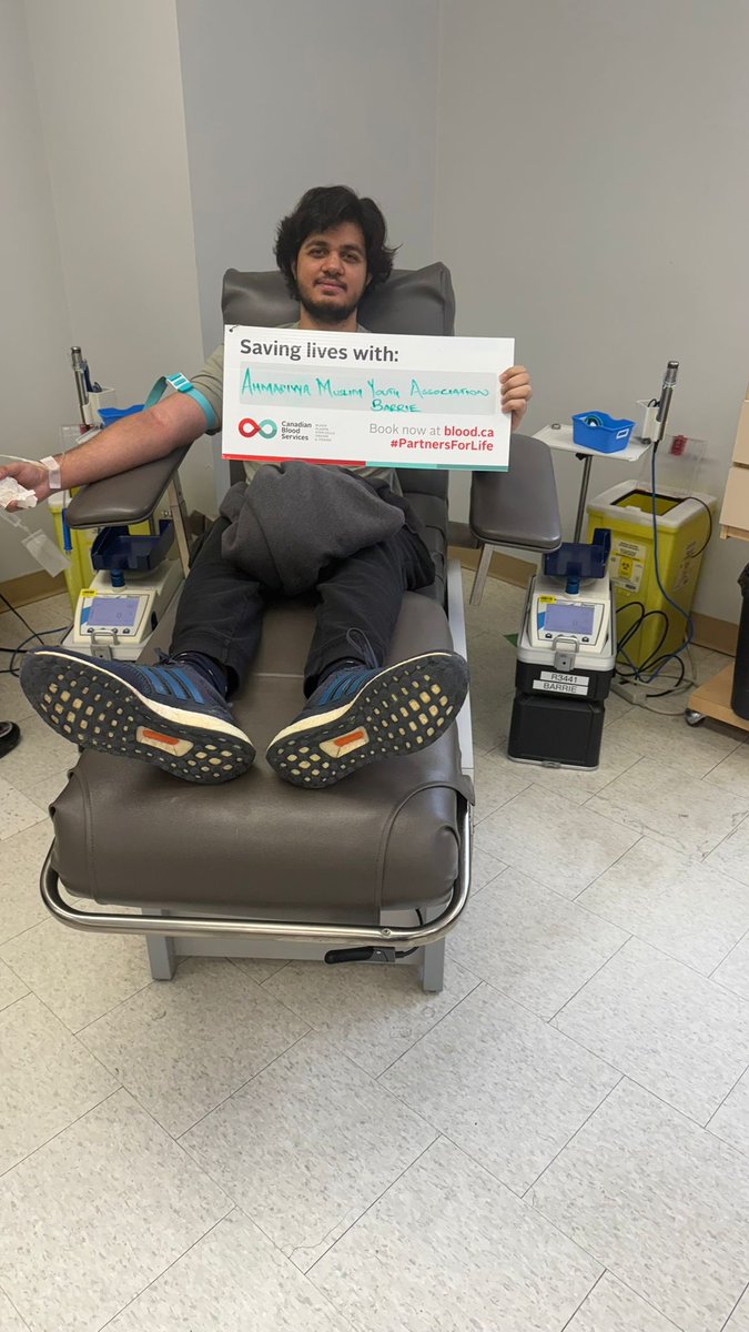 Our Muslim Youth from Northern Ontario Region of <a href="/AMYACanada/">Muslim Youth Canada</a> donated blood on December 23, 2024 at #CanadasLifeline blood donation centre in Barrie, ON.

𝟭𝟲 𝘂𝗻𝗶𝘁𝘀 𝗼𝗳 𝗯𝗹𝗼𝗼𝗱 𝘄𝗲𝗿𝗲 𝗰𝗼𝗹𝗹𝗲𝗰𝘁𝗲𝗱 𝗯𝘆 <a href="/CanadasLifeline/">Canadian Blood Services</a>

#Mercy4Mankind #Barrie #Ahmadiyya