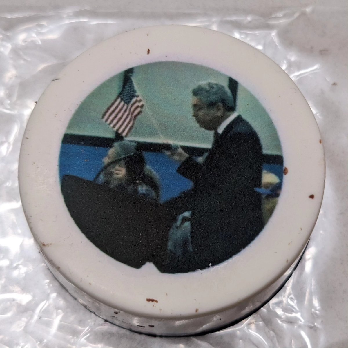 For those following the drama at Edison Township's public meetings lately, I was honored to see an image from my video of the infamous 11/25 Council meeting reproduced in cookie form.

Thanks to Joel Bassoff for standing up for our Constitutional rights (and sharing this treat).