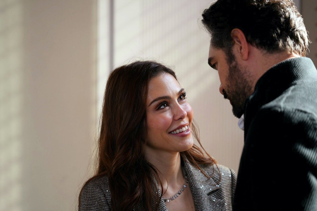 Ayyy çokkk güzeller 🤩

#HalilİbrahimCeyhan
#LeylaHayatAşkAdalet