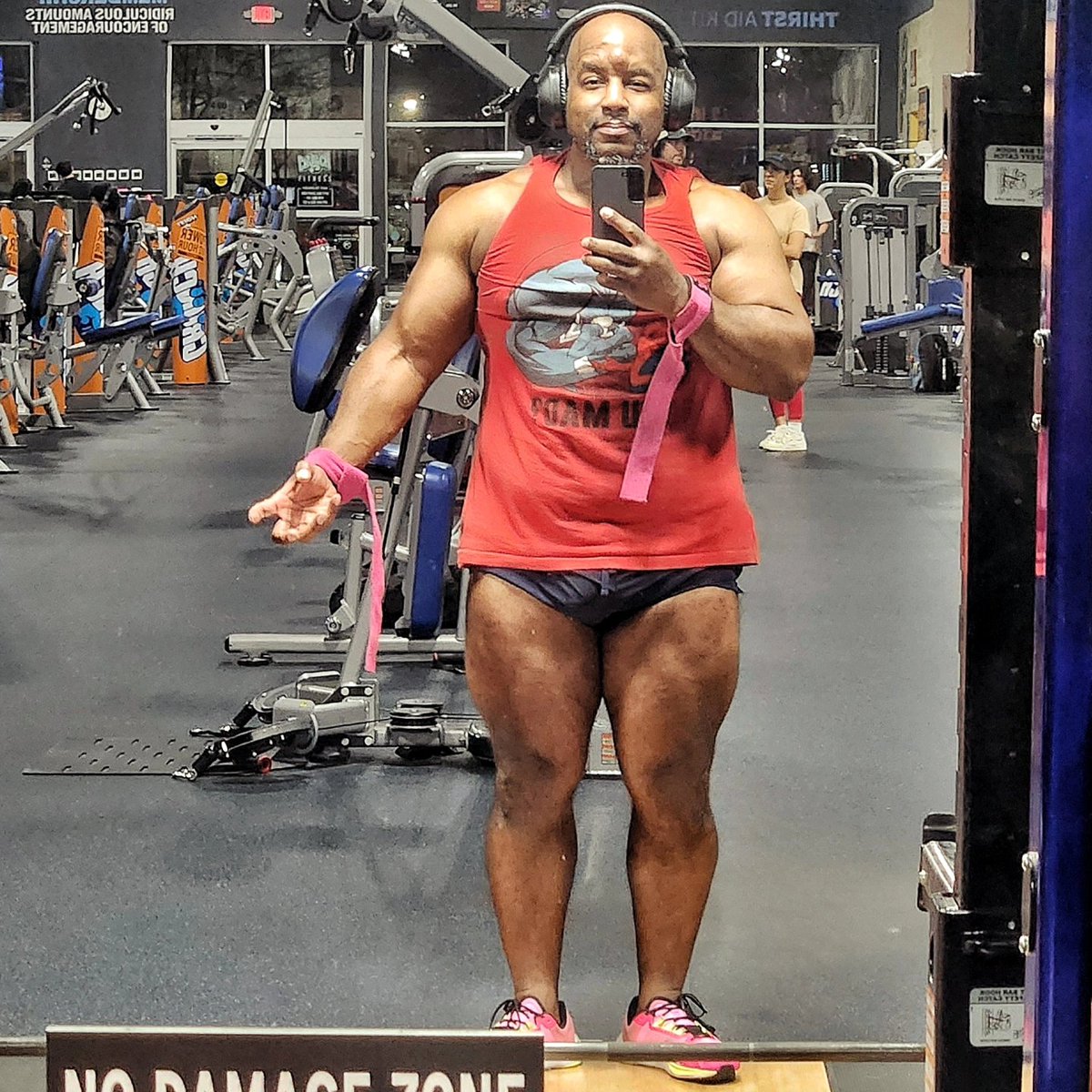 MagnusBlack77's tweet image. For my last 🦵🏾 day of 2024 we going to break records &amp;amp; hit a new PR... FOR THE FIRST TIME EVER... 1002lbs for #1RM on a #LegPress at 47 I'd of NEVER thought it was something I could do... but... Real Wolves DON'T DIE,  they just HUNT different #NewPR #LegDay