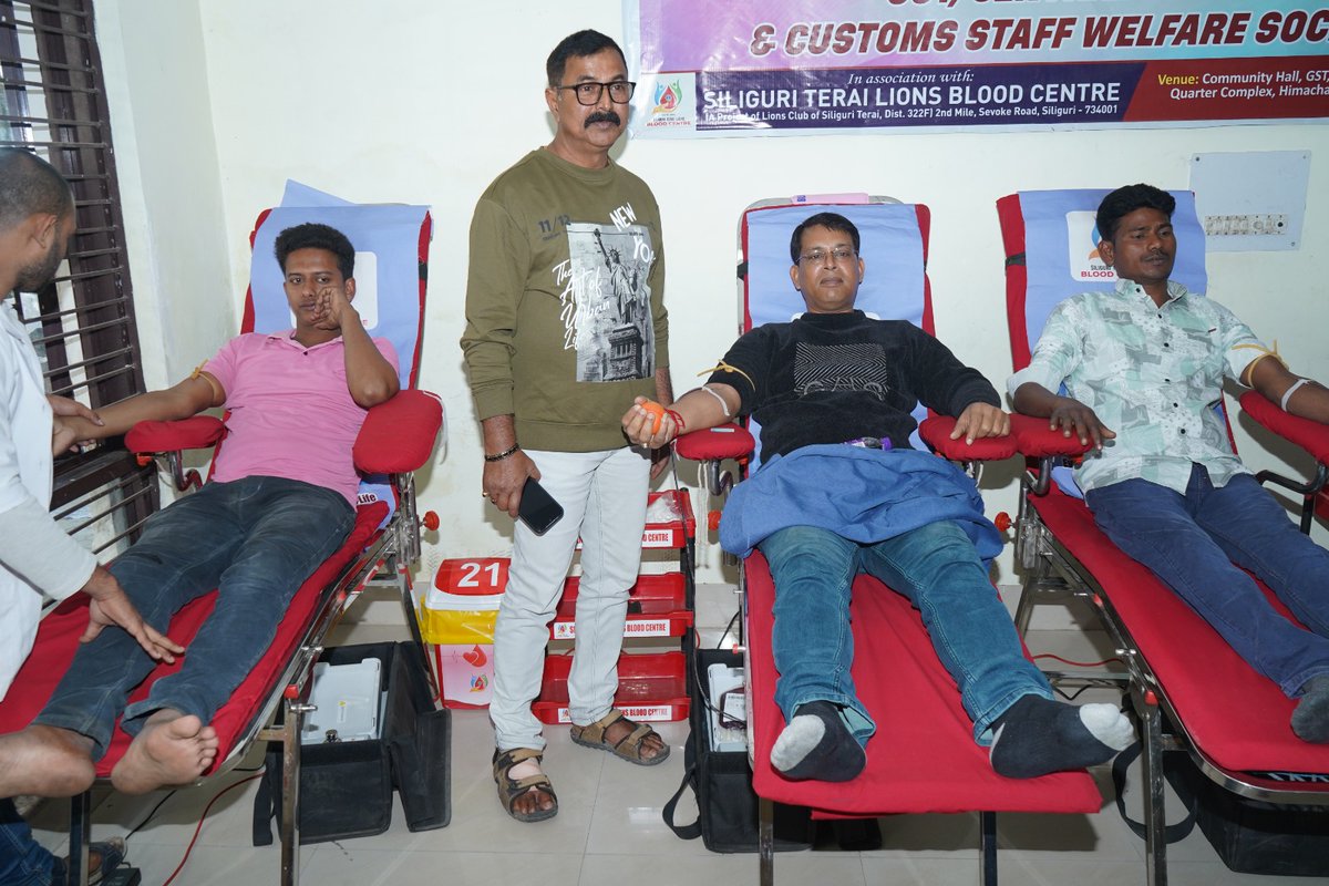A Mega Blood Donation Camp &amp; Health/Eye/Dental check-up camp was organised on Sunday December 29th at Himachal Vihar Quarter  campus, Matigara by  the GST, CX &amp; Customs Staff welfare Society, HV. Shri Pradip Joshi Rashtriya Pracharak, RSS attended the program.
#cgst #siligurigst