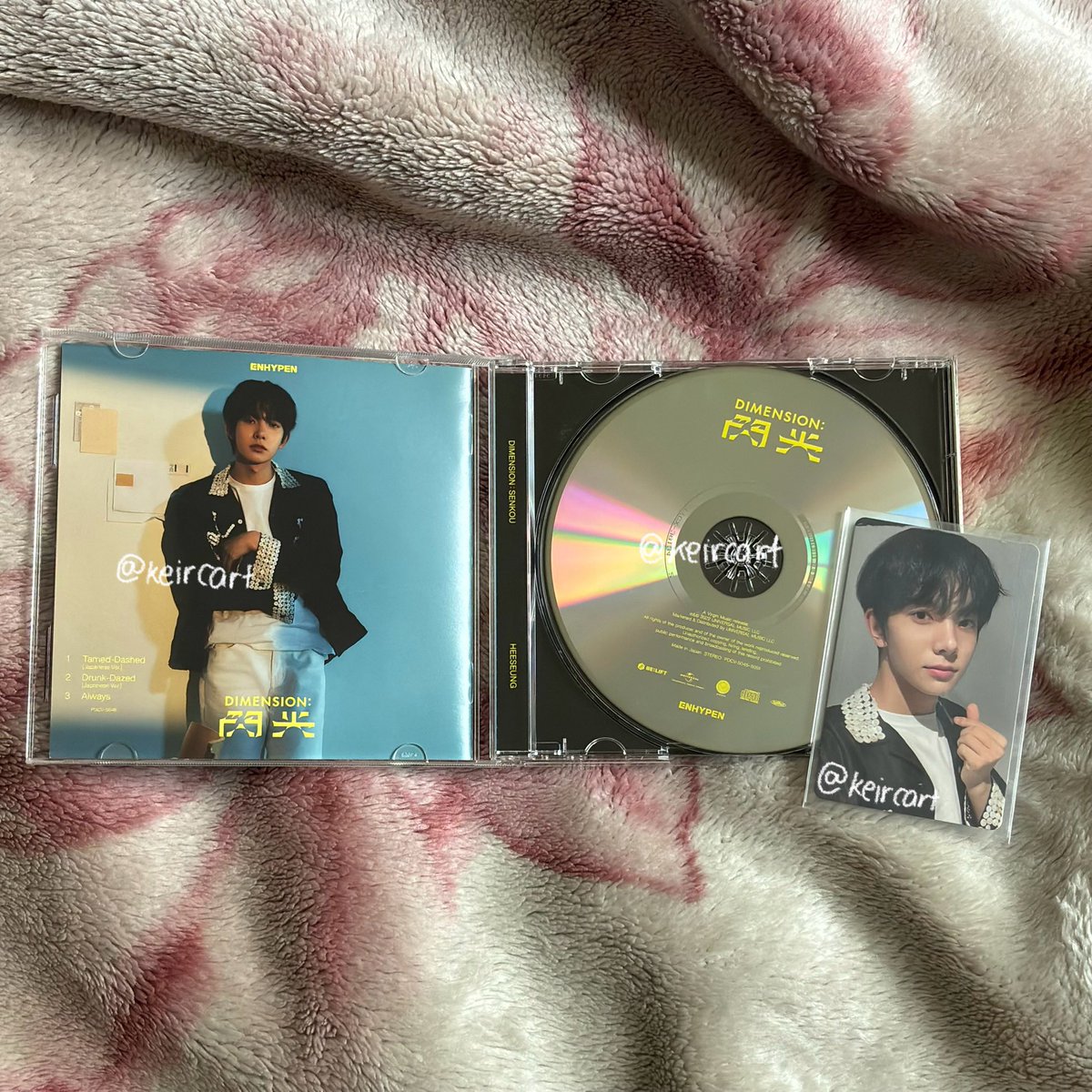 keircart's tweet photo. wts lfb ph [ #keircart_bentables ] 🧸🩷

dimension:senkou heeseung solo jacket unsealed album - ₱500

complete inclusion except qr ! in mint condi 🫶🏻

📩  dm or reply if inch !

🏷️ enhypen merch pc photocard hee lee heeseung d:s japan album jpn https://t.co/i4ZlwaLxdr