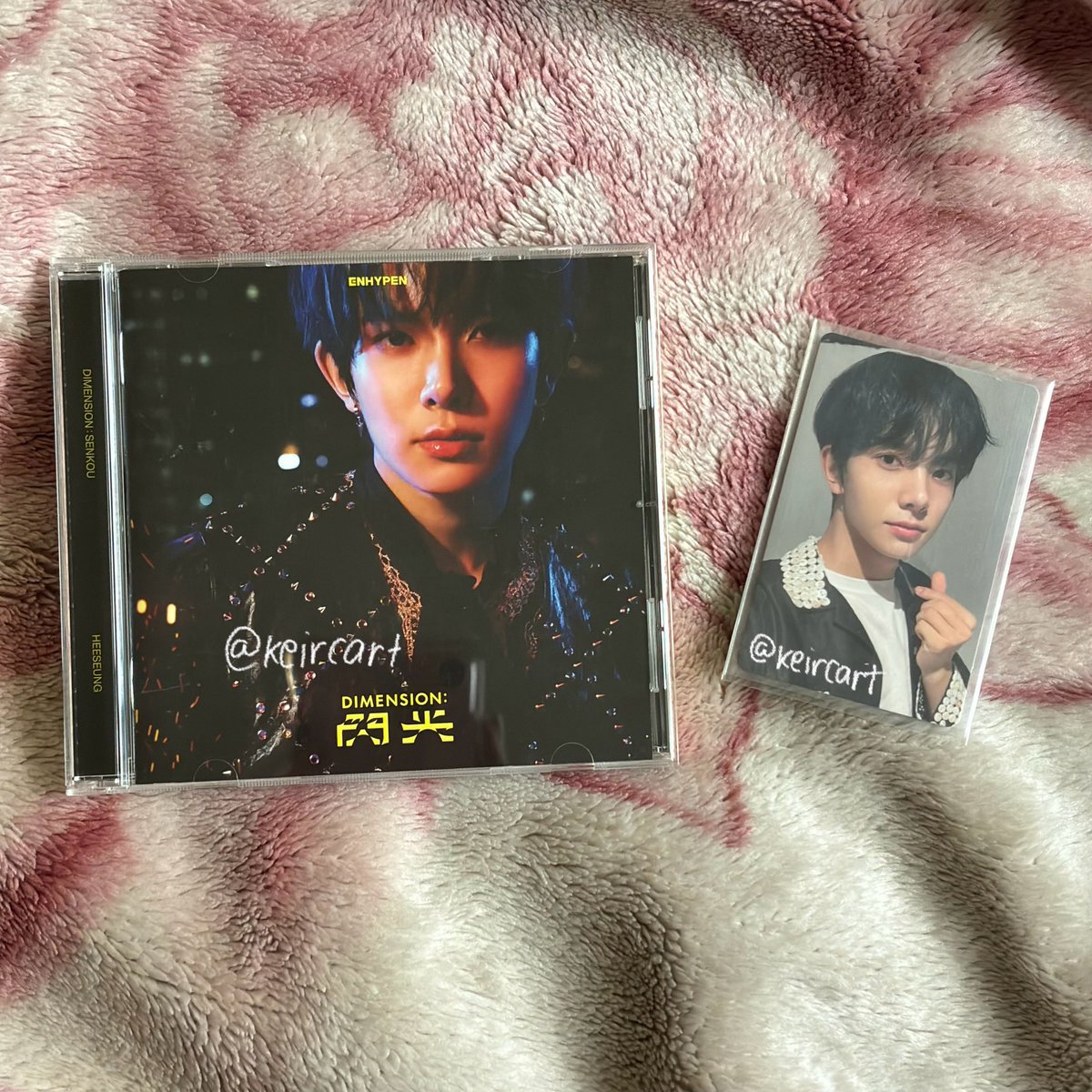 keircart's tweet photo. wts lfb ph [ #keircart_bentables ] 🧸🩷

dimension:senkou heeseung solo jacket unsealed album - ₱500

complete inclusion except qr ! in mint condi 🫶🏻

📩  dm or reply if inch !

🏷️ enhypen merch pc photocard hee lee heeseung d:s japan album jpn https://t.co/i4ZlwaLxdr