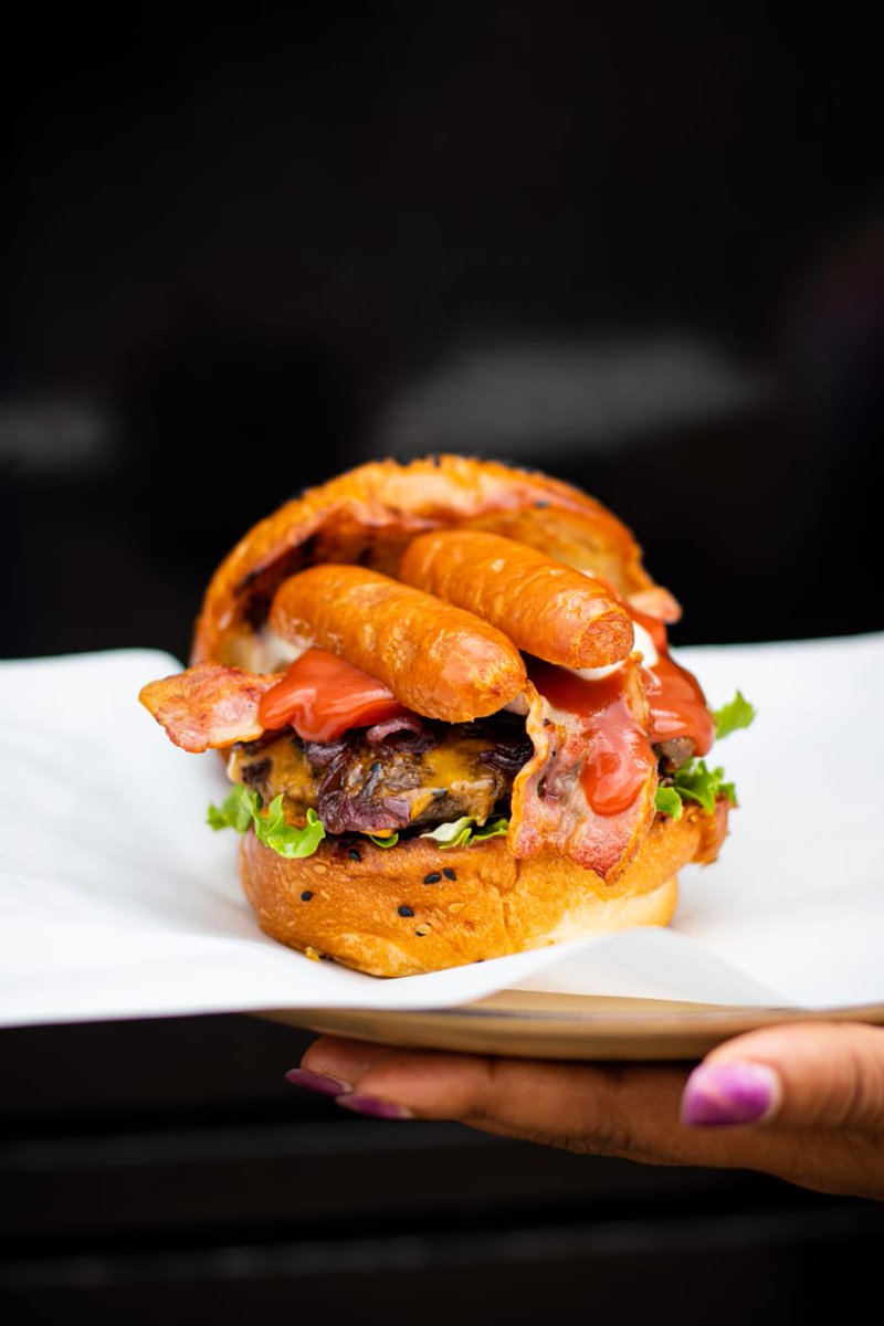 edikomunga's tweet photo. Who's getting involved in some of this?
Juicy,handcrafted and made just for you🍔🥓

Call/Text/Whatsapp 0708699747 to place your orders☺️
Menu and delivery chart👇👇 https://t.co/vRZcvLhkR7