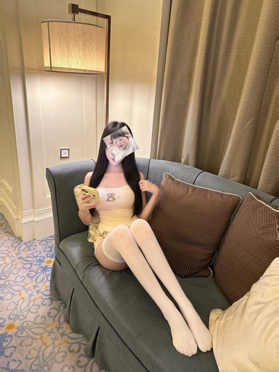 #成都
06年 真实大四艺术生在读 100%纯天然无整
💦会一字🐎 会舞蹈💃  cos 胡桃 
v:xdxd12311
q:1125827512
飞机群：https://t.co/8d9om7AULk https://t.co/itkzvNNwUs