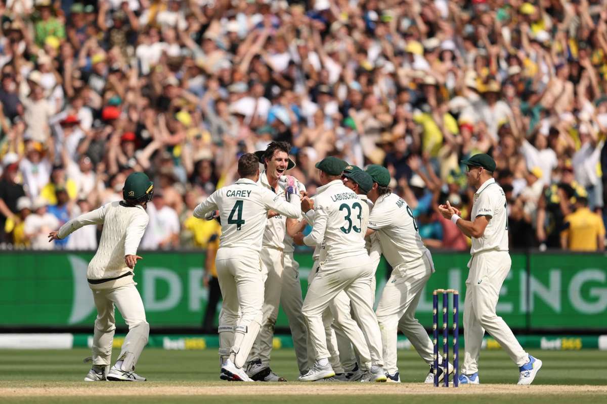 PatCummins3O's tweet photo. - ✔️49 runs in first innings

- ✔️3 wickets in first innings

- ✔️ RunOut Well settled Jaiswal

- ✔️41 runs in second innings

- ✔️3 wickets in second innings

- ✔️ 11 players inside circle in last session 

THIS IS CAPTAIN PAT CUMMINS FOR YOU ALL👏🏏 #INDvsAUS https://t.co/SzH1jVJQBU