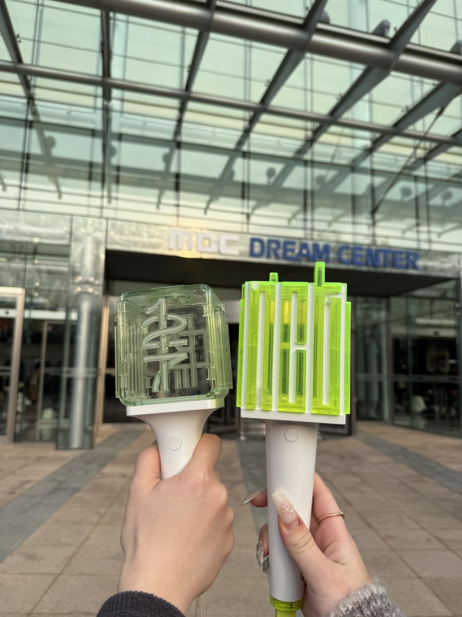 우리칠이 너무 잘하고..
우리 해찬이가 너무 이쁘고.. 너무 잘한다 걍...
사랑해찬이야 완전😻...