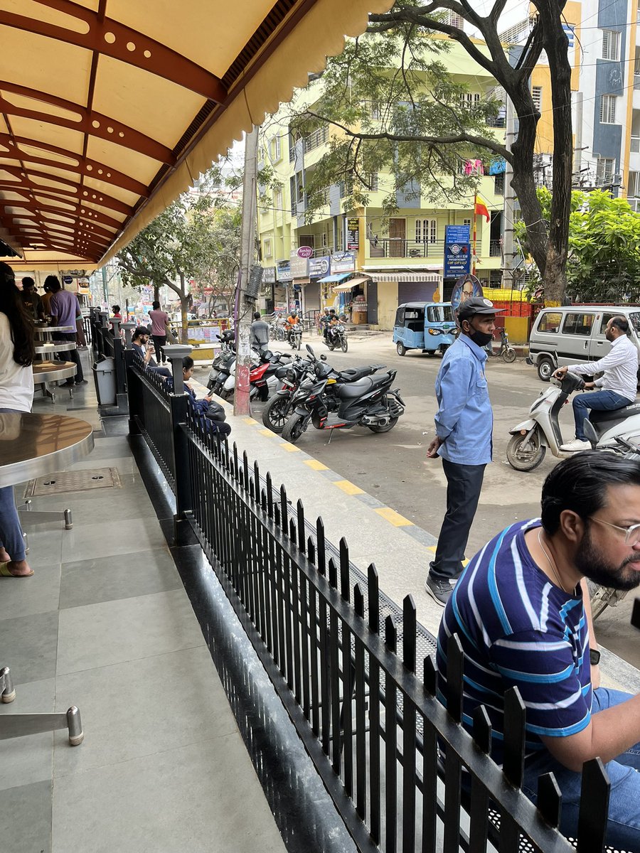 bro2code's tweet image. I don’t understand how Asha Tiffins restaurant got a license to use the road as parking space. Traffic is worsening with Zomato and Swiggy riders waiting on the road as the restaurant doesn’t provide parking for anyone collecting orders, along with Asha Tiffins customers parking…