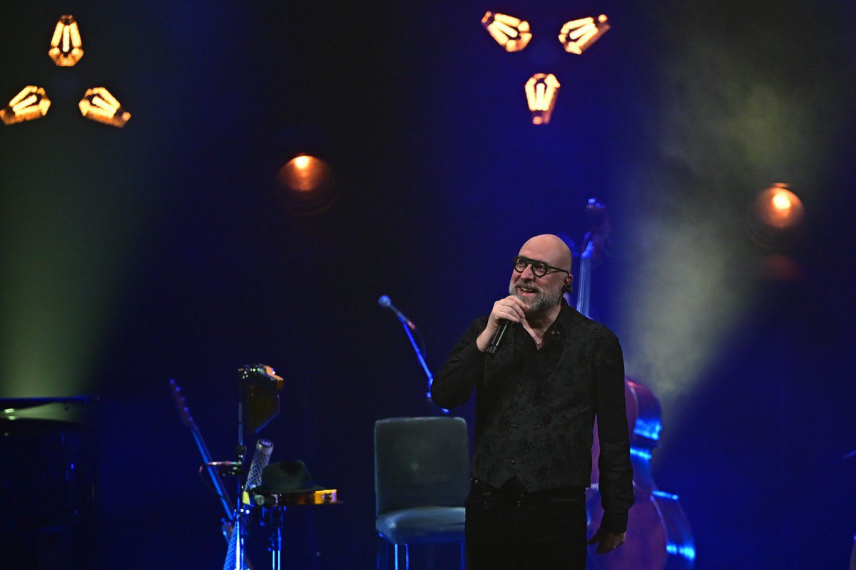 Mario Biondi (@mariobiondi) on Twitter photo Are you ready to spend the New Year’s Eve together?
See you at Trg Republike Hrvatske in Sibenik (HR)🇭🇷
Don’t miss it‼️
#mariobiondi #live #tour #internationalshows <a href="/imartsagency/">Internationalmusicandarts</a> Are you ready to spend the New Year’s Eve together?
See you at Trg Republike Hrvatske in Sibenik (HR)🇭🇷
Don’t miss it‼️
#mariobiondi #live #tour #internationalshows <a href="/imartsagency/">Internationalmusicandarts</a>