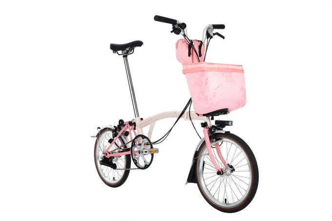 【今年のお仕事まとめ】②ブロンプトン初のアジアコラボレーションモデル [cherry blossom]の販促アートワーク&各種ノベルティを担当させていただきました。ブロンプトンには以前から並々ならぬ思いがありましたので、お声がけ頂けて本当に光栄です。 