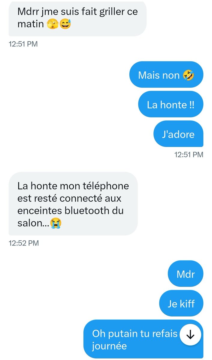 emyychaann's tweet photo. Histoire en deux partie.... 😈
Franchement vous êtes les meilleurs 🤣🤣 
Et encore vous avez pas le contexte 😏

#findom #femdom #domina #soumis #moneyslave #flagrantdelit #grillé #mdr #branlettedumatin https://t.co/LLkeYPiJCu