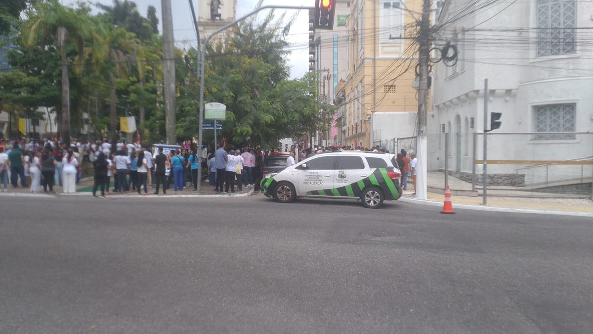 🚨Algumas operações no dia de ontem(29) realizadas por nossa equipe de fiscalização viária:
✅Igreja da Trindade
✅Portal da Amazônia
As medidas visam garantir segurança viária , fluidez e mobilidade.