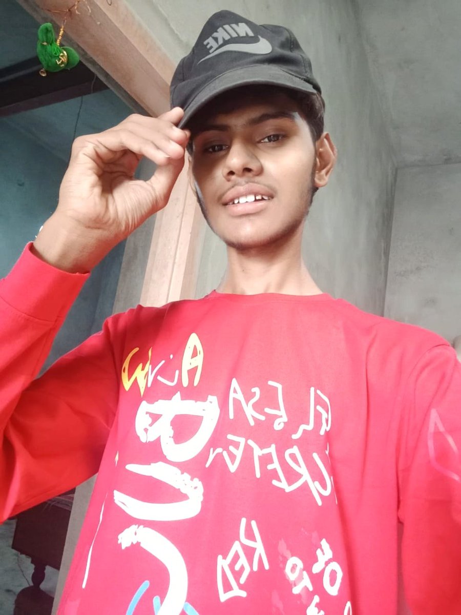 Rameshkumar_857's tweet photo. Thank you for the wonderful Red tshirt ❤️❤️ the red t-shirt suits my feet Ramesh Kumar Offical 📸📸@7june
.
#rameshkumarboy1m #redtshirt https://t.co/bbzZePXO1J