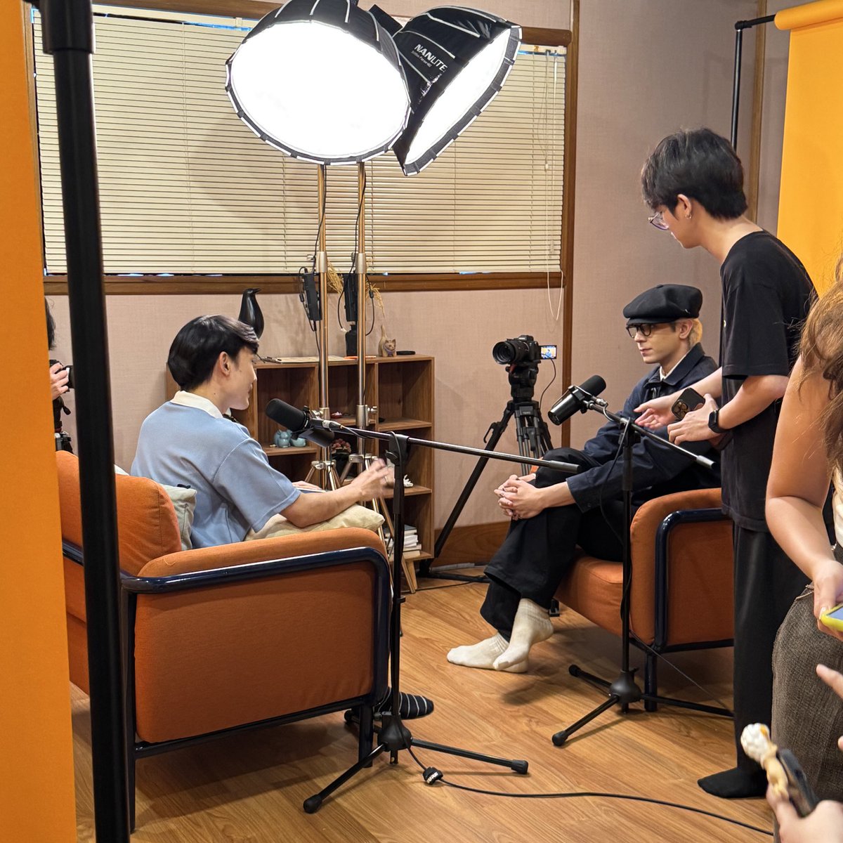 Siravitch_Warmz's tweet photo. ใครไม่รู้จะทำอะไรข้ามปี รายการ 20 ยังจอยอยากชวนมาเคาต์ดาวน์กับ EP.LONGPLAY ‘เคาต์ดาวน์กับชาวบอยกรุ๊ป’ ฟังยาวๆ 4 คนรวด ทั้ง #NayPERSES #HeartBUS #ErwinATLAS และ #GornPROXIE
เจอกันพรุ่งนี้ฮะ!
#20ยังจอยXNayPERSES
#20ยังจอยXHeartBUS
#20ยังจอยXErwinATLAS
#20ยังจอยXGornPROXIE https://t.co/tVe18L6s06