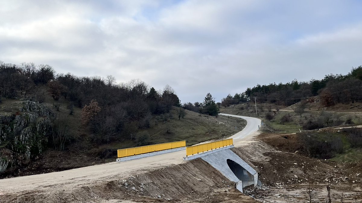 ozelidareedirne's tweet photo. 📍Lalapaşa

Ömeroba köyü köprü yapım çalışmamız tamamlanmıştır.

İlçemize, köyümüze, vatandaşlarımıza hayırlı olsun.⤵️📸

@edirne_valiligi 
@Yunus_Sezer_ https://t.co/ky32RTGAZl