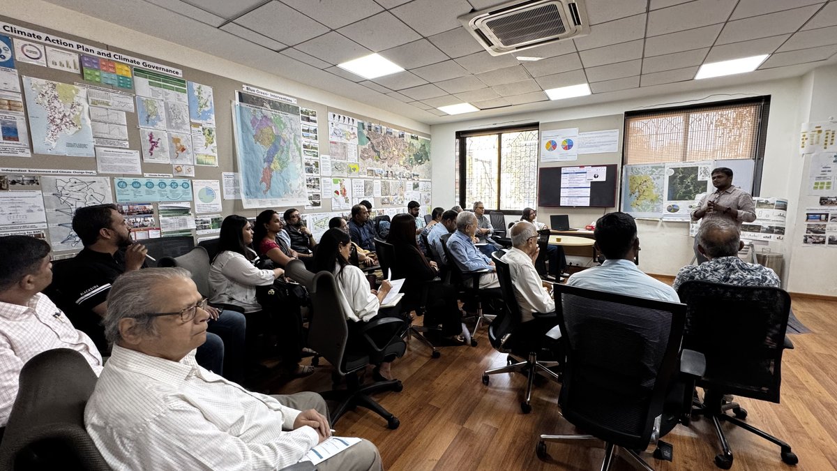 WRIIndia's tweet photo. (1/3) #Mumbai, like many Indian cities, faces recurring episodes of poor #airquality, posing health and environmental risks.

#AirPollution https://t.co/uXCIofLSpf