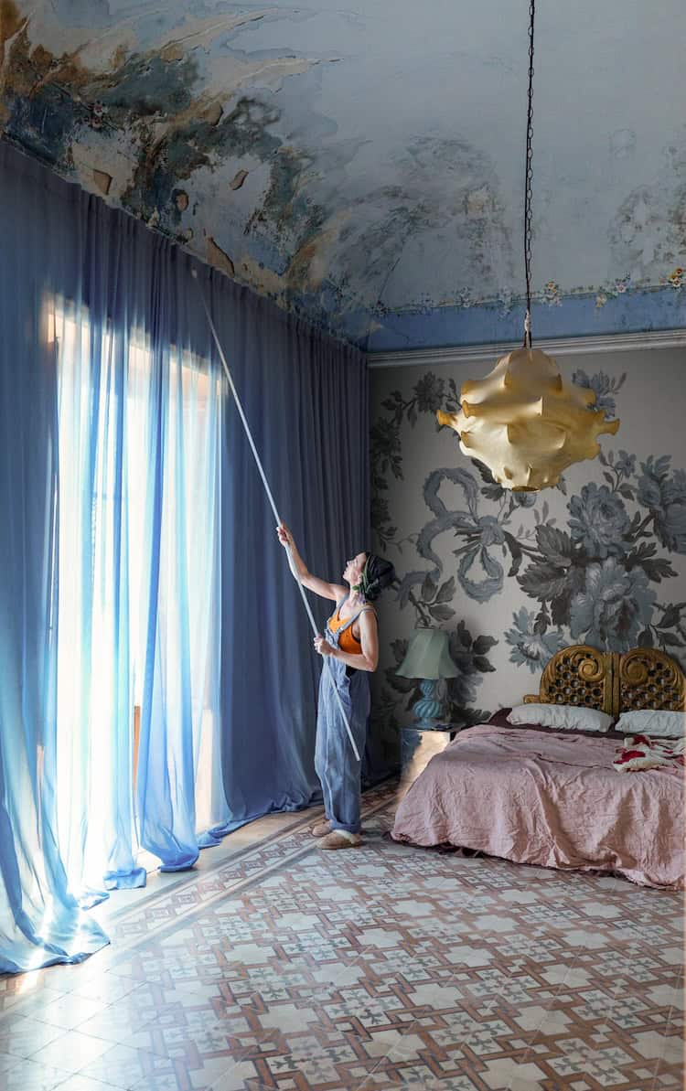 Zwischen den Jahren zuhause? 🌿 Der neuer Artikel im Lilli Green Magazin entführt euch mit der Tapetenkollektion POETIC von Rebel Walls in eine Welt botanischer Träume. Wie Poesie an den Wänden! ✨lilligreen.de/visuelle-poesi… #Nachhaltigkeit #Interior #Design