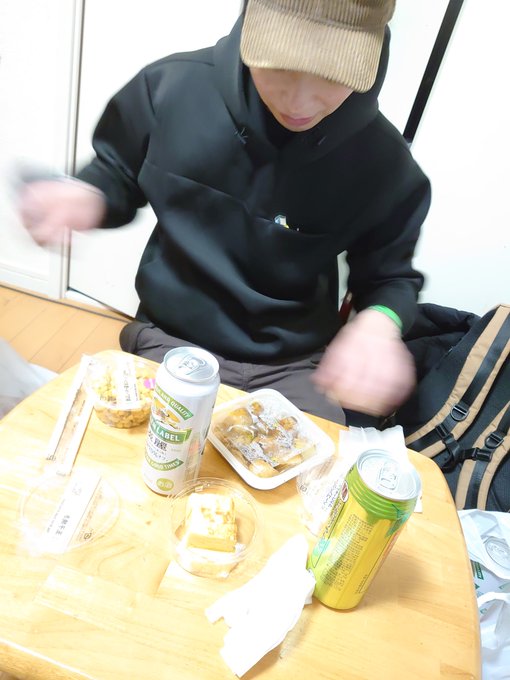 スタッフさんと打ち上げ終え今年完全終了です

来年年明けちょっとしてからspのご案内開始します
キャラはうちの娘がコスプレしたティタニアとアスナになると思います 