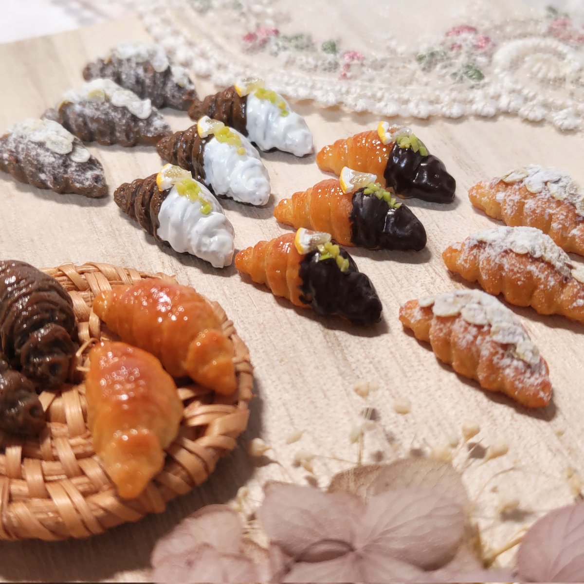 バターうさぎ工房
minne.com/@b-u-k-sakiko

＊年末年始SALE開催中＊
本日〜1月5日までセール開催！
一部ミニチュアフード作品の
アクセサリーがお安くなっております

気になる方は是非ともご覧ください！