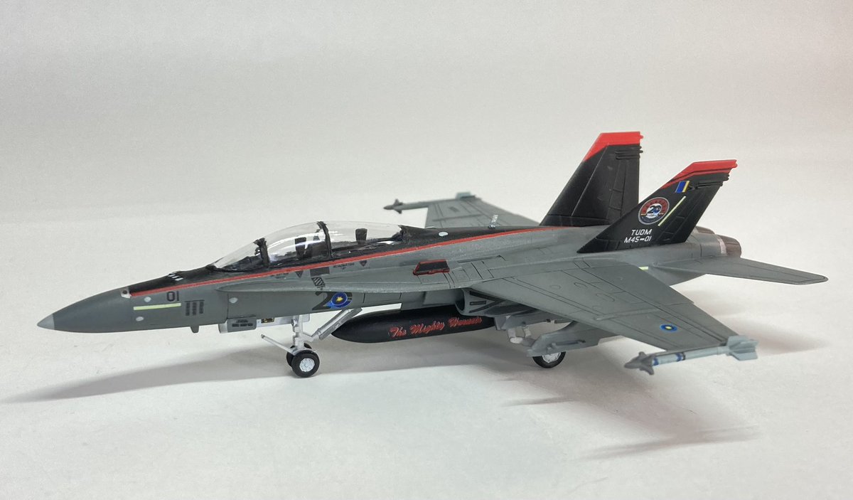 area144's tweet photo. #今年作った模型晒そうぜ　
いちばん気に入ってるのはマレーシア空軍🇲🇾F/A-18Dホーネットの配備20周年記念塗装機です👍
#144スケモ https://t.co/E6fSU48T7L