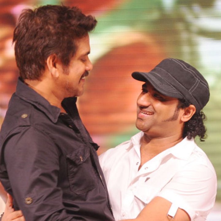 IsmartBullodu's tweet photo. Crazy Musical Hits Combo in December 🎼

King &amp; RockStar 🎼🎼🎼

2002 Dec 20 - #Manmathudu 
2004 Dec 23 - #Mass 
2008 Dec 25 - #King 

#Nagarjuna #DeviSriPrasad  . https://t.co/Io3c2KGbgC