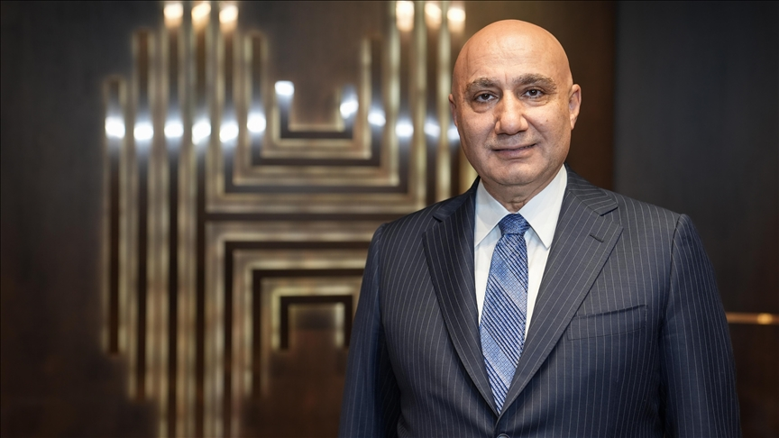 aa_finans's tweet photo. ❝Gelecek çeyreklerde faiz indirimlerinin de katkısıyla gelir büyüme momentumunun oluşabileceğini değerlendirmekteyiz❞

👉Halkbank Genel Müdürü Arslan'a göre sektör için en zoru geride kaldı

 https://t.co/PANr14U1JT https://t.co/HgaC28chED