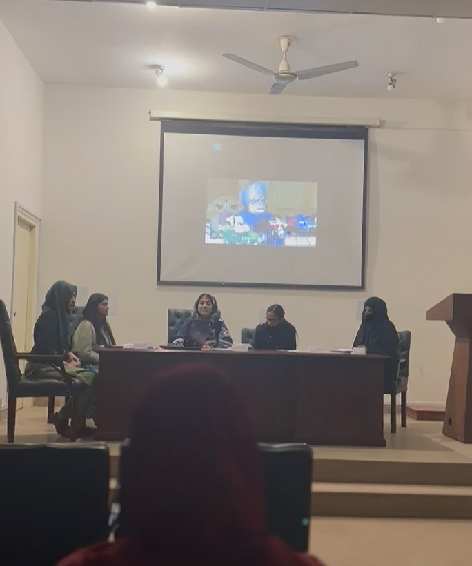 fass_air's tweet image. 📜 A series of skits and videos on the &quot;Alternative History of Pak-India Wars&quot;, organized by BSIR -7 for their course &apos;#StrategicStability in South Asia&apos; taught by Mr. Faraz Haider! Exploring “what could have been” deepened their understanding of history &amp;amp; its lessons. Well done!