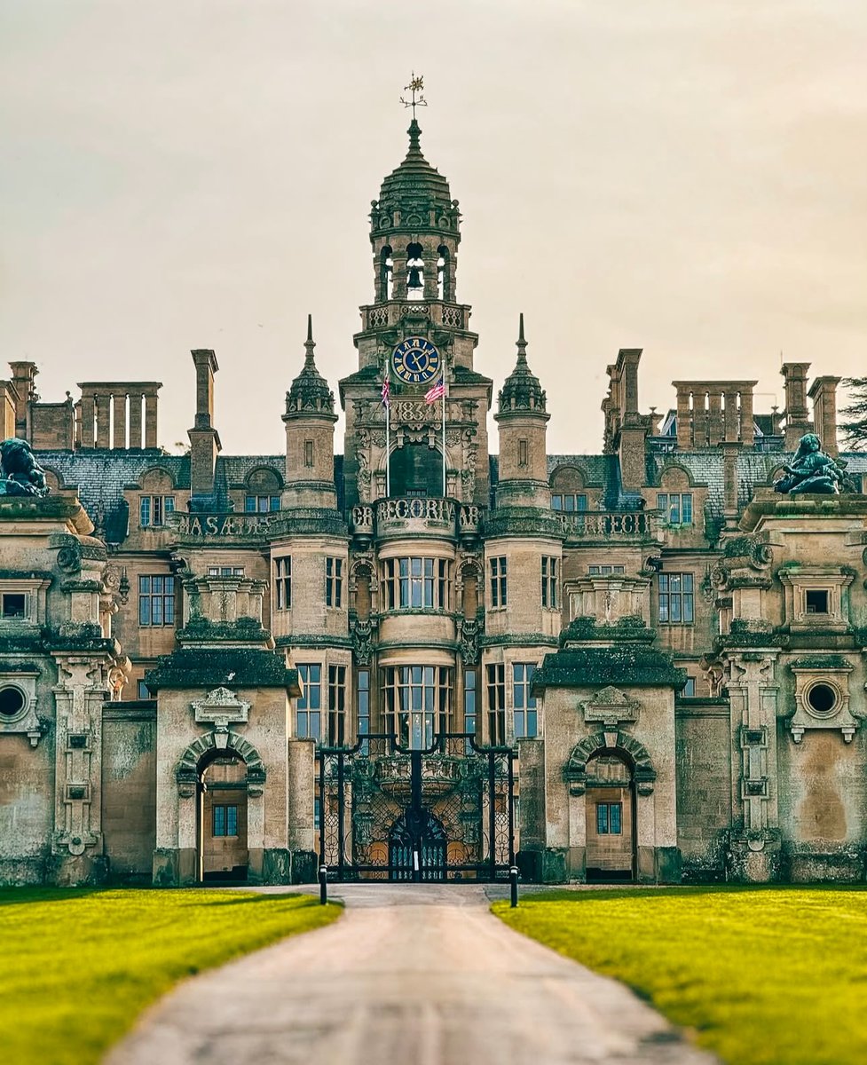 Harlaxton Manor is a stunning 19th-century stately home located in Harlaxton, Lincolnshire, England. Built between 1837 and 1855 by Gregory Gregory, it is an extraordinary example of Victorian-era architecture, combining Jacobean, Elizabethan, and Baroque styles.