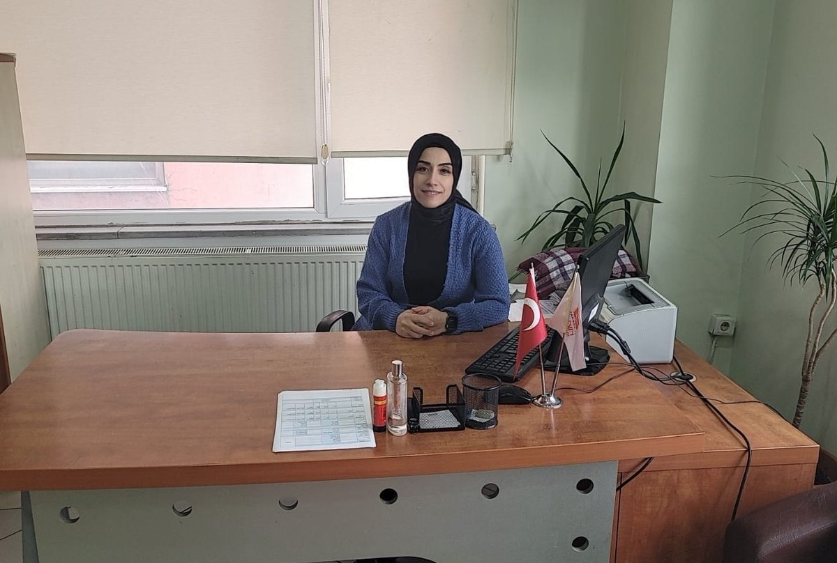 akkadinesenyurt's tweet photo. Esenyurt İçin Nöbetteyiz🇹🇷

Bugün AK Parti Kadın Kolları Nöbetçimiz Yürütme Kurulu Üyemiz

Türkan Özdeniz 

Nöbet Saatimiz
⏰ 11:00-16:00

🖊 Soru görüş ve önerileriniz için
📌 AK Parti Esenyurt İlçe Başkanlığı İletişim Numaramız 👇
☎️0212 620 02 33 https://t.co/VGcl5kwTSP