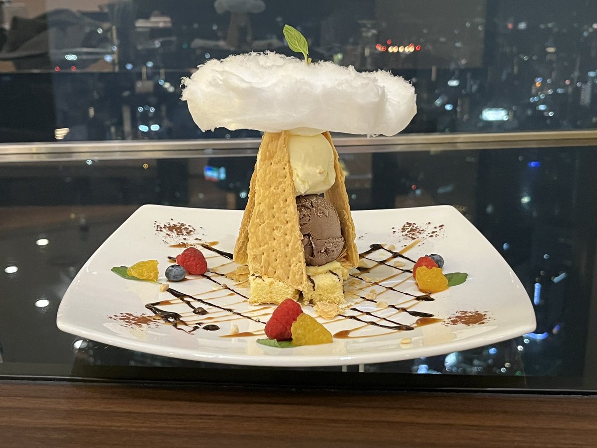 mabo_sweets's tweet photo. カフェ ド シエル　ミルフィーユ　ドゥ　シエル

#名古屋 #スイーツ #スイーツ巡り
#カフェ #カフェ巡り #ケーキ https://t.co/63Osxmk8sh