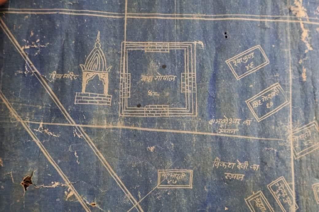 NaikKadambari's tweet image. एएसआई (ASI) ने संभल में हरि हर मंदिर का वर्ष 1065 ई. का नक्शा बताया |
@asadowaisi क्या आप जामा मस्जिद का नकक्षा 1065AD का दिखा सकते हो???
#Sambhalmandir