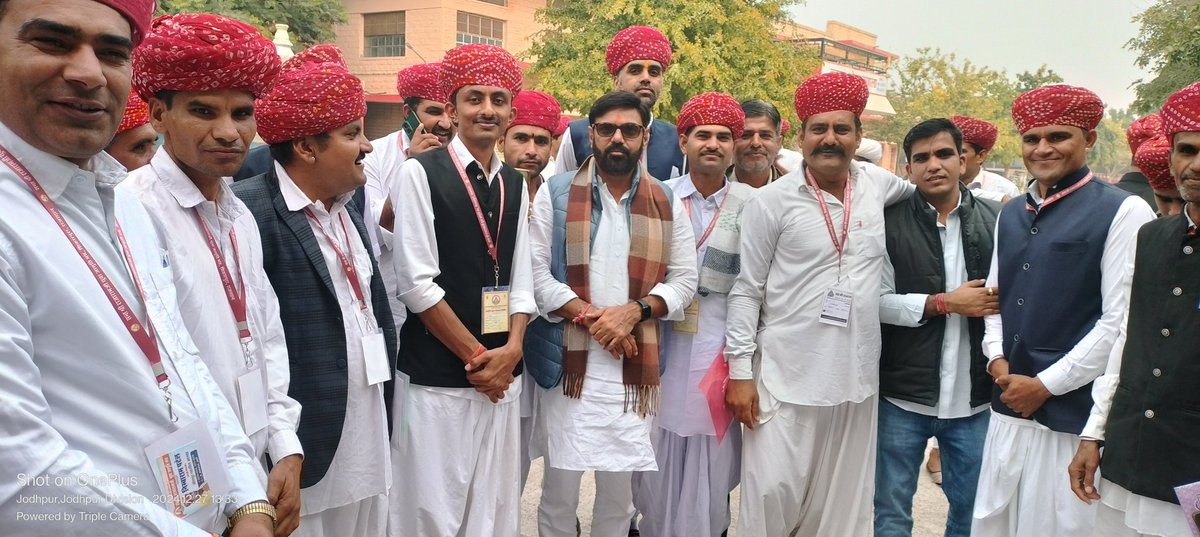 Rameshborwara's tweet photo. आज शिकारपुरा धाम जोधपुर में भाजपा युवा नेता श्री दानाराम जी चौधरी से मुलाकात की।
@danaramofficial

#Borwara #Unri #Sayla #Jalore  #RameshBorwara #रमेशचौधरी https://t.co/MoeV0l86uB