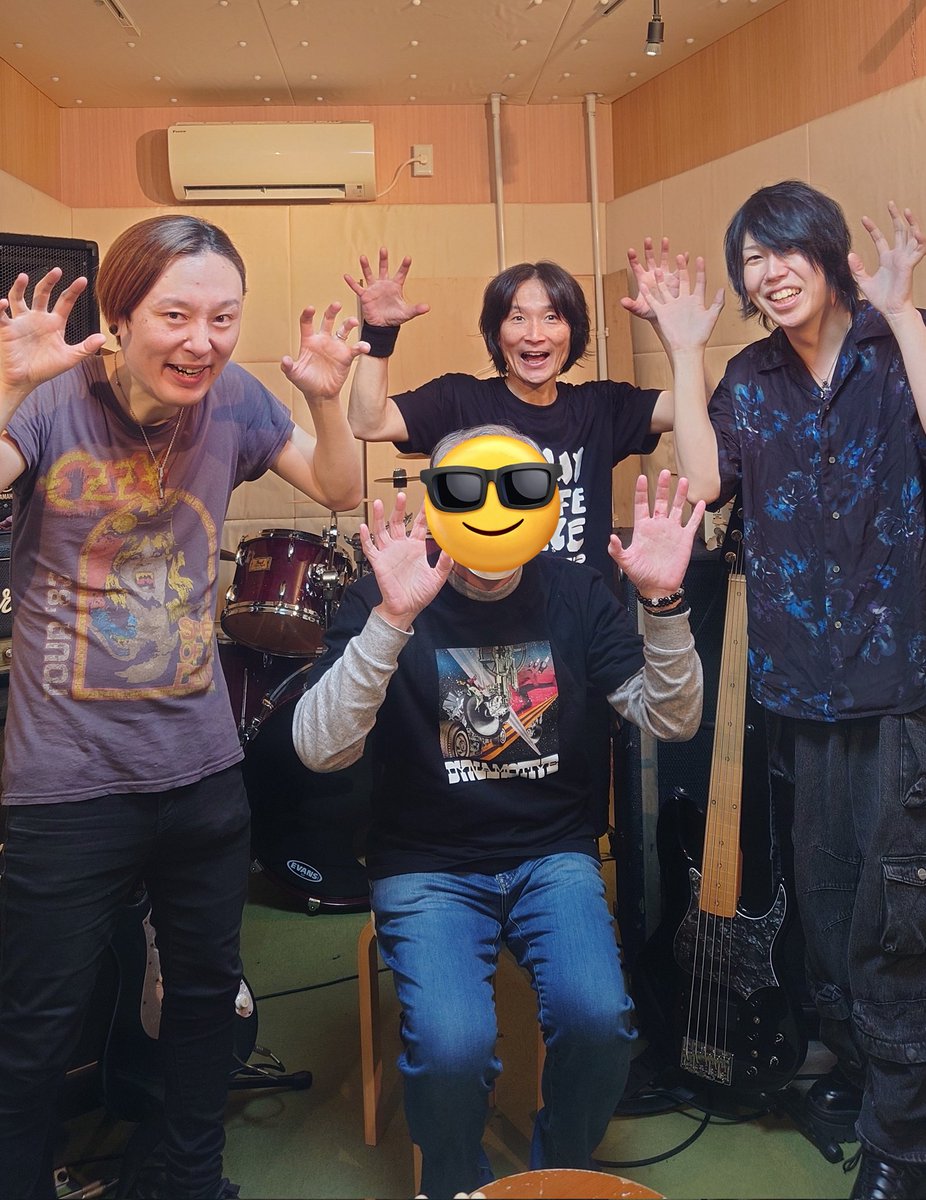 Taka_Lesser's tweet photo. ライブセミナー&amp;オープンカウンセリングにいってきた!!
超至近距離から素晴らしいプレイを観られて最高でした！
質問コーナーは為になる話、面白話しと、とてもハッピーな時間でした(⁠☆⁠▽⁠☆⁠)b
又の開催楽しみにしています。

#Junichi
#Toshiyuki
#五陸守 https://t.co/HrpCcZxBwG