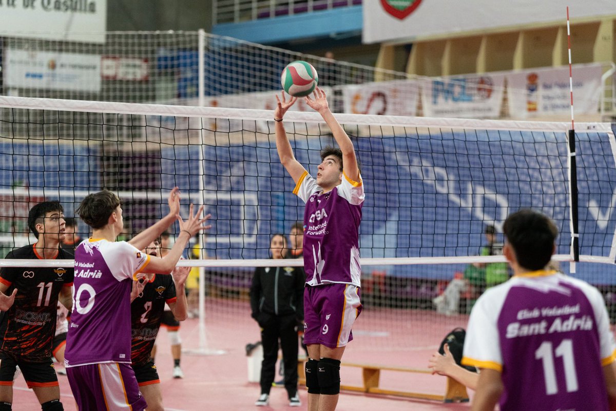 CopaEspanaVB's tweet image. ‼️🥹 Último día de la #CopaEspanaVB ⏩️ DÍA DE FINALES 💪🏽

👀 Consulta horarios y equipos finalistas en las distintas sedes a través de los siguientes enlaces:

📍VALLADOLID: rfevb.com/2024-copa-de-e…

📍ALMERÍA: rfevb.com/2024-copa-de-e…

📍GUADALAJARA: rfevb.com/2024-copa-de-e…