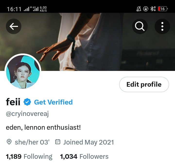 cryinovereaj's tweet photo. changed this catto to the new one after 2 years(?) https://t.co/r1v8wXV7HO