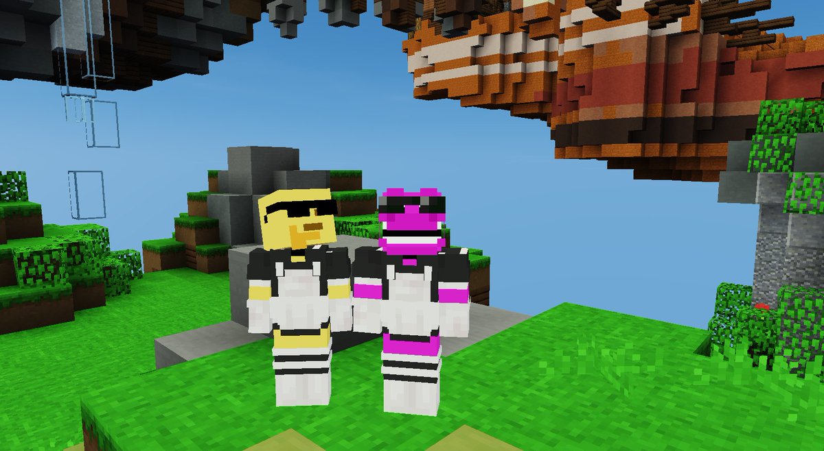 Mikprog's tweet photo. @bobapdm @Lixems_ Yo solo espero una escena de estas 2 princesas https://t.co/bGRlJF3x9S