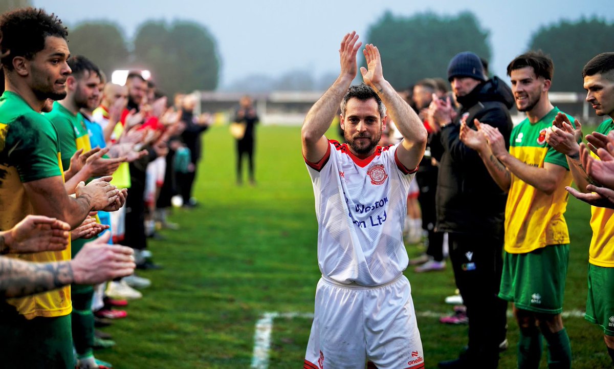 LincSport's tweet photo. ⚽️ As 2024 comes to an end, what is your most memorable Lincoln United moment of the year? #TheWhites 

🏆 Lincolnshire County Trophy success?
🏟️ FA Vase journey?
👏 Kallum Smith exit?
➕ or, another… 

📸 @edmayesphoto https://t.co/xygPLeA1Ws