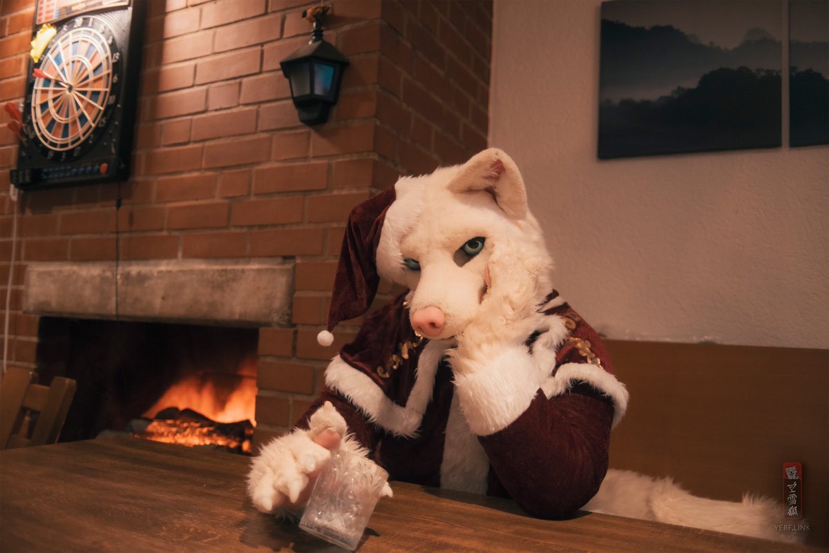 Shane_the_Wolf's tweet photo. Patiently waiting for next years Christmas.
๐
Santa Shane will return in 2025
๐ธ @martinisnowfox
#xmas #christmas #santashane https://t.co/hgtncX4gJH