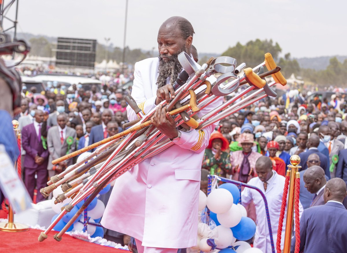 RepentMddlEast's tweet photo. BREAKING NEWS

Just after THE MIGHTIEST PROPHET OF THE LORD arrived in Menengai 7 Healing Service, we are now witnessing an avalanche of miracles.

▫️Cripples are walking   
▫️Blind eyes have popped open 

it's an outburst of miracles

#ExplosiveMenengai7 https://t.co/dQraeUY13r